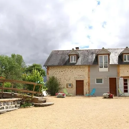 Le Mouly/grand Holiday home *