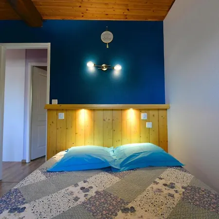 Le Mouly/grand Holiday home Miossens-Lanusse