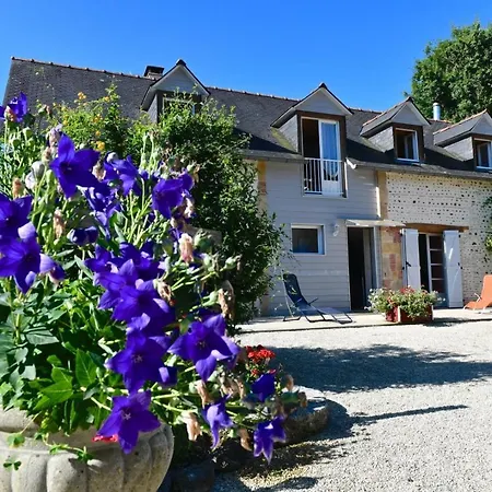 Le Mouly/grand Holiday home *