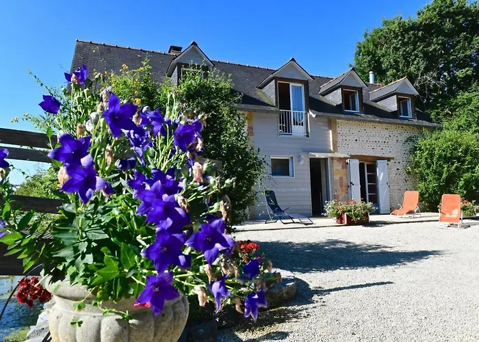 Le Mouly/grand Vakantiehuis *